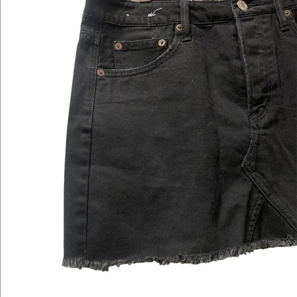 American Eagle Outfitters Black mid length Jean Skirt with Frayed At the bottom. - Picture 4 of 10